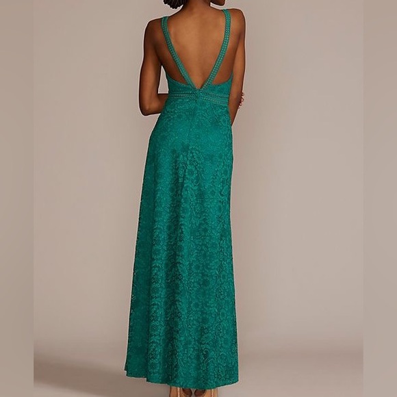 DAVIDS BRIDAL allover lace illusion plunge gown - Picture 3 of 4